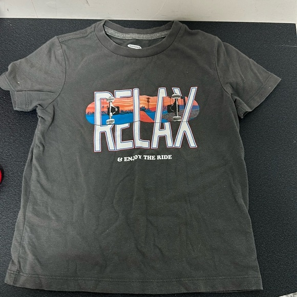 Old navy tee - Picture 1 of 2
